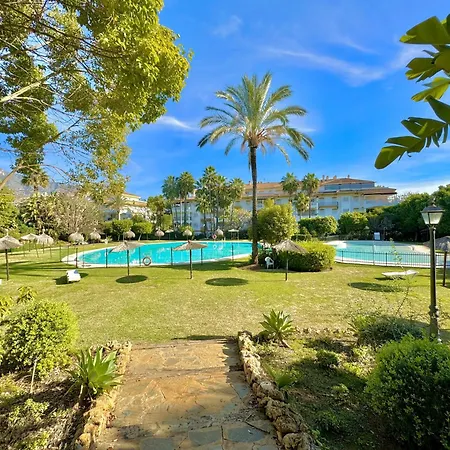 Apartment Dama De Noche W Pool By Homing Marbella